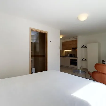 Furnished Studio #005 - Swiss Апартаменты
